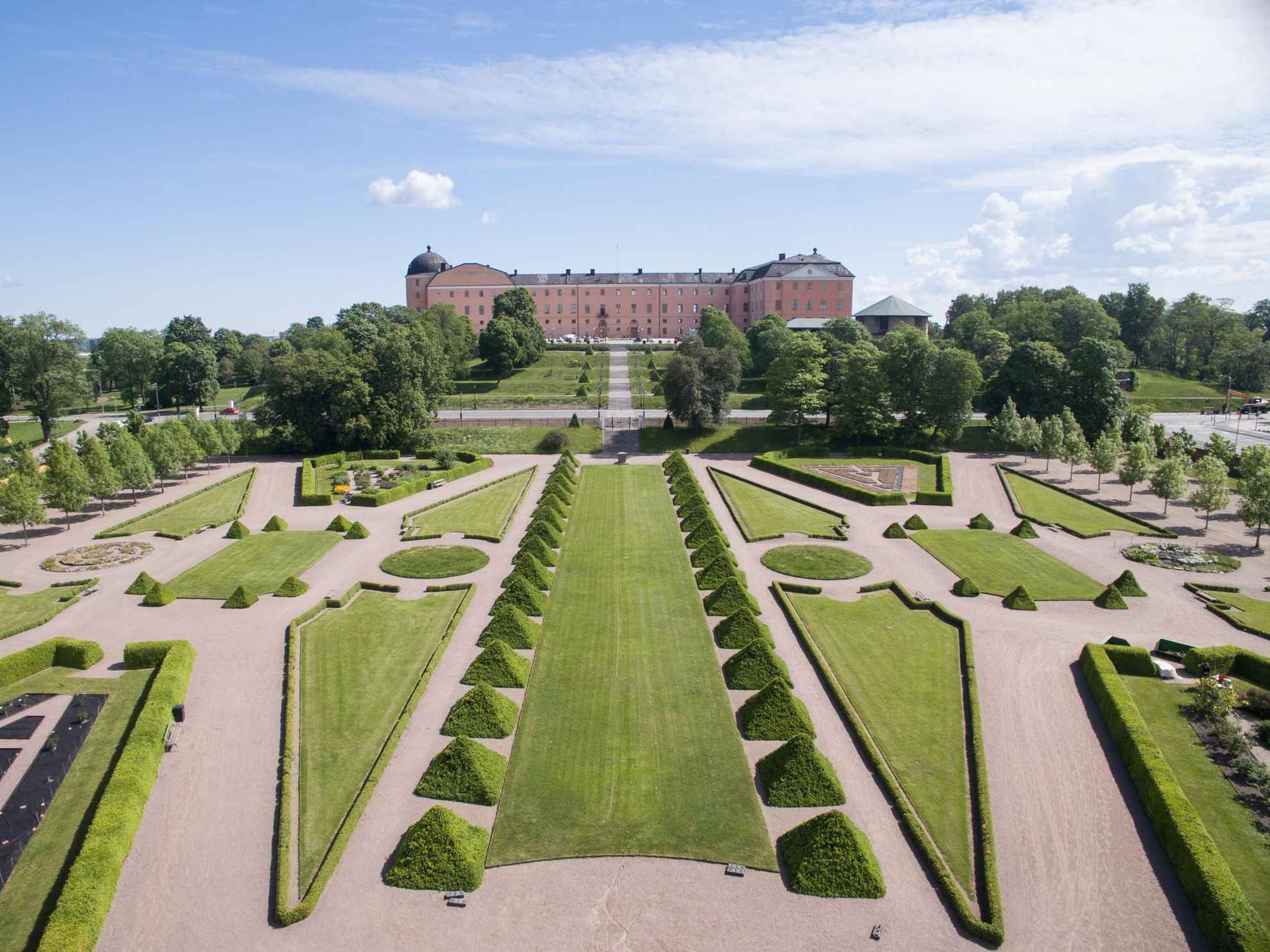 A beautiful botanical garden in front of Uppsala castle.