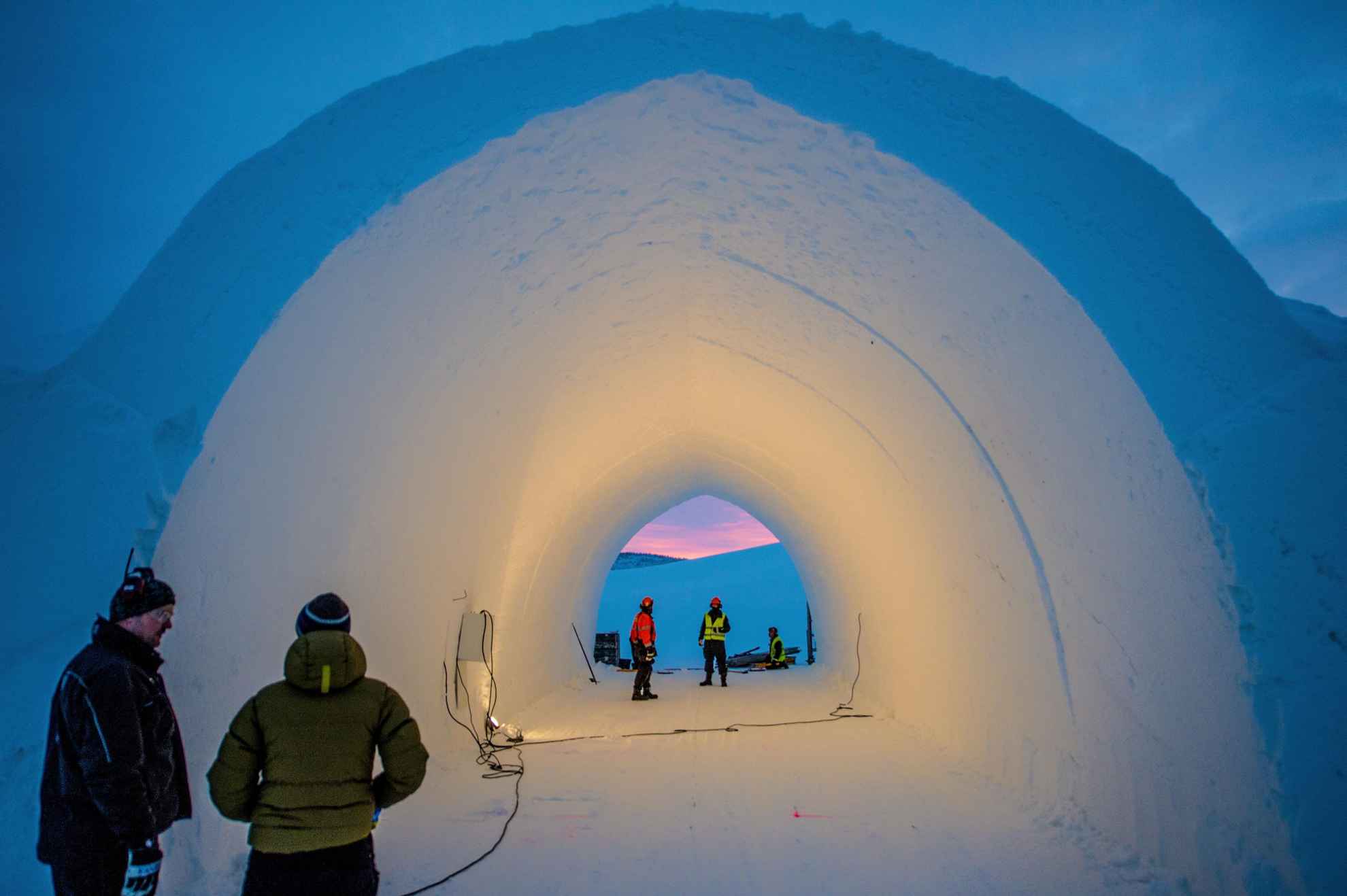 Building the ICEHOTEL
