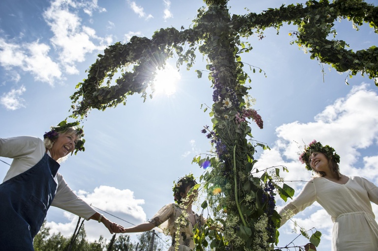 Celebrate Midsummer in Sweden 2026 | Visit Sweden